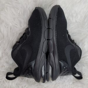 NIKE AIR MAX MOTION LOW Infant Size 5C  Black